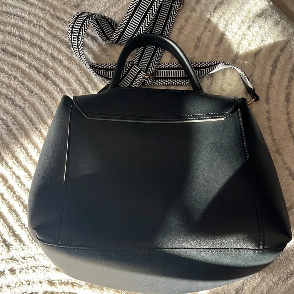 Crossbody purse - Picture 2 of 5
